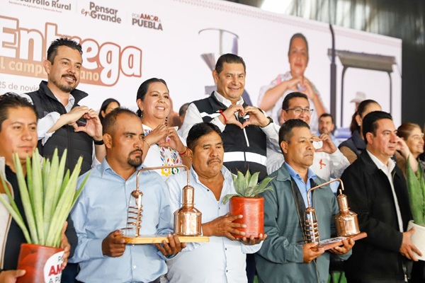 Gobierno de Puebla entrega a productoras y productores del campo 5,613 apoyos, con inversión de 149.5 mdp.