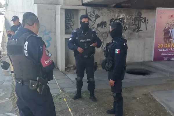 Hallan muerto a un hombre dentro de un registro ubicado bajo el Distribuidor Vial 475, en la colonia La Noria de la ciudad de Puebla
