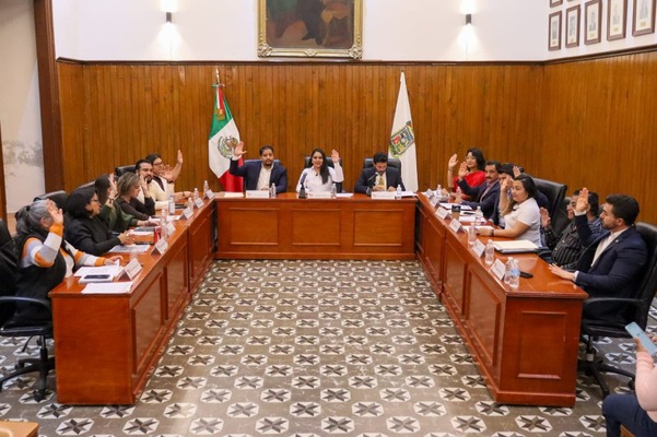 En sesión ordinaria de Cabildo, Tonantzin Fernández, junto con regidores, aprobó las reglas de operación de dos importantes programas sociales