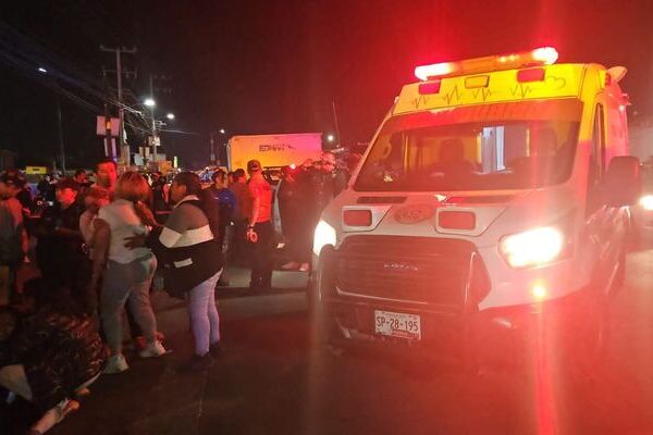 El accidente se registró en la carretera Puebla-Tehuacán, por Amozoc, un adolescente de 16 años murió y su acompañante resultó lesionado