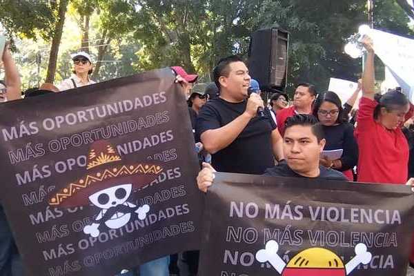 En Puebla, la marcha de la Generación Z fue opacada por la movilización en favor de Carlos Manzo que reunió a más de mil pobladores