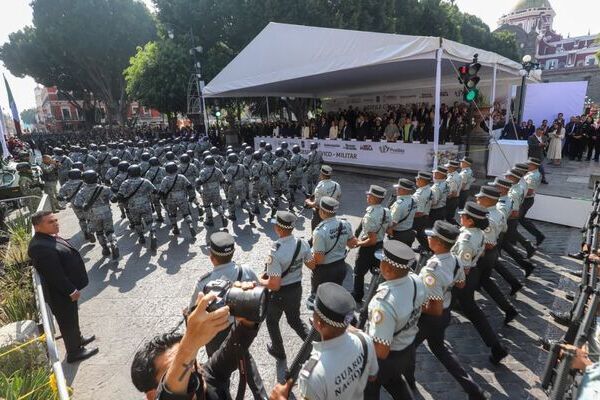 El desfile por el 115 aniversario de la Revolución Mexicana recorrió desde la avenida Reforma hasta la 25 Oriente en la ciudad de Puebla