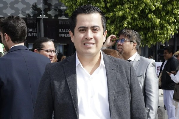 El ex alcalde de Chignahuapan, Lorenzo Rivera Nava, ha comenzado un proceso para competir por la dirigencia estatal