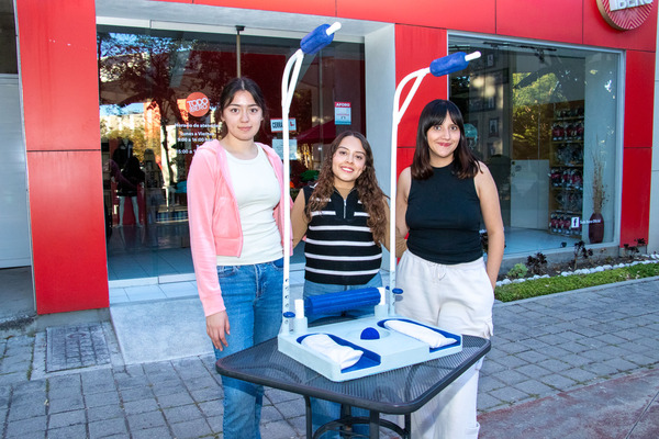 MOVA es un dispositivo diseñado para fortalecer las extremidades inferiores de los adultos mayores y prevenir el avance de la sarcopenia