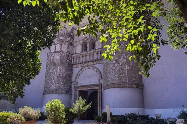 Varias estatuas antiguas que datan de la era romana han sido robadas del Museo Nacional en la capital de Siria, dijeron funcionarios