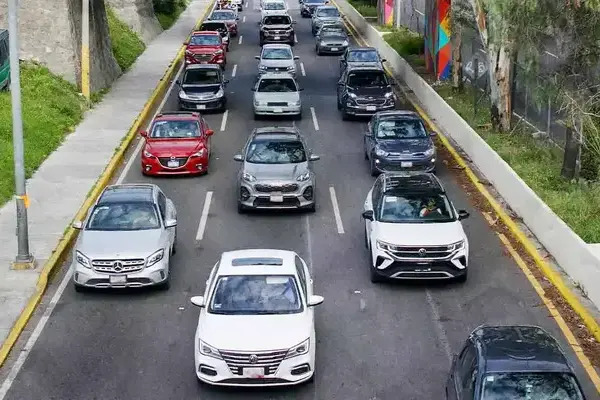 Según la Ley de ingresos 2026, el costo del Control Vehicular será de 700 pesos, lo que representa un incremento de treinta pesos