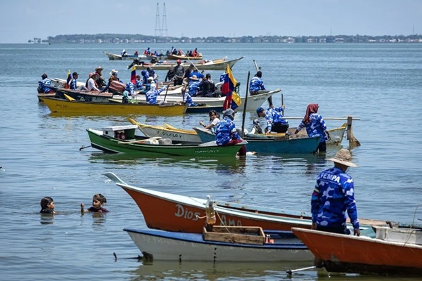 Pescadores venezolanos paralizan sus faenas por miedo a ataques de EE.UU.
