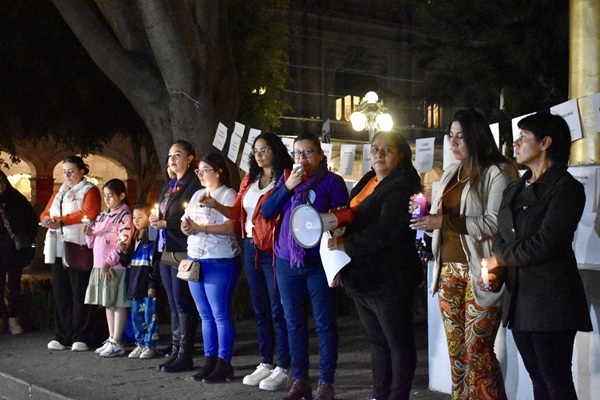 Poblanas realizan veladas para exigir justicia para víctimas de feminicidios y de violencia machista