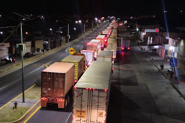 Por segundo día consecutivo productores agrícolas de Tlaxcala bloquean carreteras México-Veracruz, Apizaco-Tlaxco y Arco Norte
