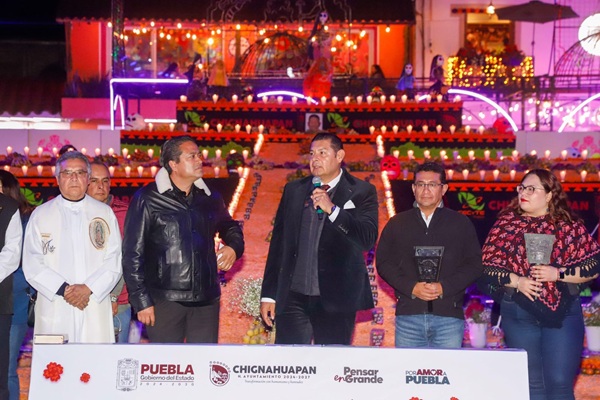 Puebla celebra tradiciones y raíces en Chignahuapan con Festival de la Luz y la Vida