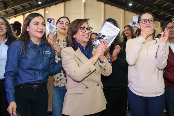Realizan Feria de Atención Integral para Mujeres 2025 en Apizaco, Tlaxcala