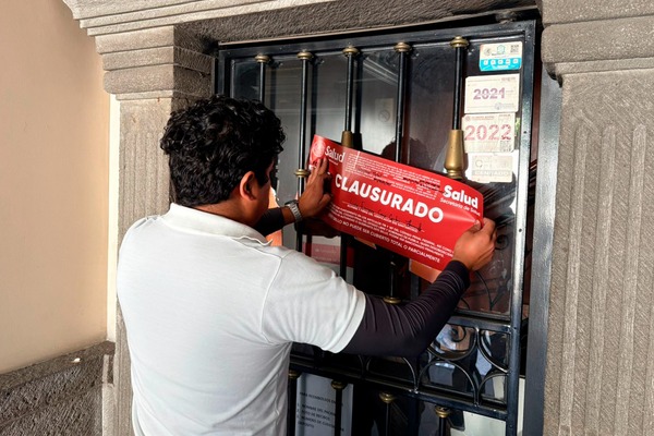 La Clínica de Especialidades Médico Quirúrgicas WM6 queda impedida de brindar servicios, así como actos quirúrgicos y obstétricos