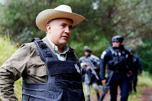 Siete escoltas de Carlos Manzo son detenidos por la Fiscalía de Michoacán