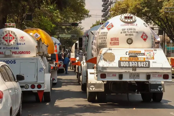 Ante el desabasto de Gas LP se han reportado largas filas en las gaseras y alertas por aumentos de precios en varios estados de México