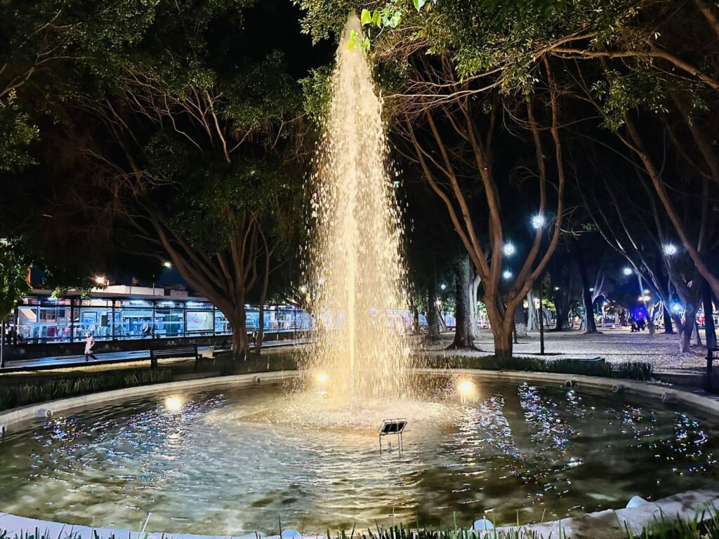 Ayuntamiento de Puebla ilumina de color amarillo monumentos y fuentes en Memoria de las Víctimas del Tránsito