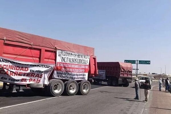 Respecto a la autopista Arco Norte el bloqueo se mantiene a la altura del km 194+700 del tramo Calpulalpan-Sanctorum, en ambos sentidos