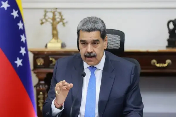 “Quieren que el presidente Trump cometa el error más grave de toda su vida y se meta militarmente contra Venezuela", declaró Maduro