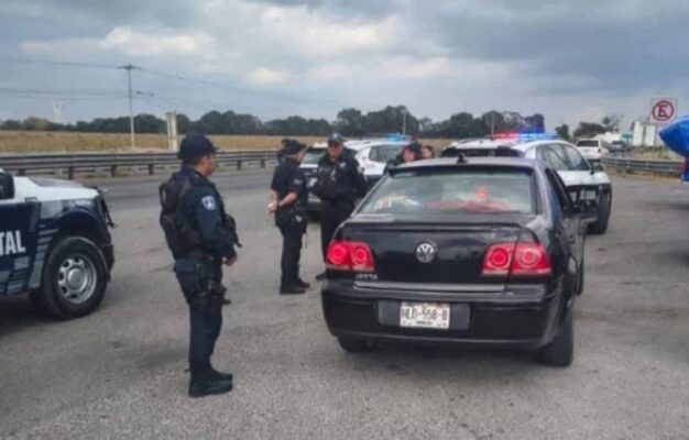 Miembros de la banda de "Los Pantaloneros" son detenidos en la autopista Puebla-Orizaba, Amozoc