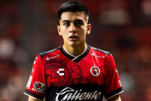 En el programa RG La Deportiva pidieron al Gobernador de Nuevo León, Samuel García, que no permita que Gilberto Mora juegue el partido