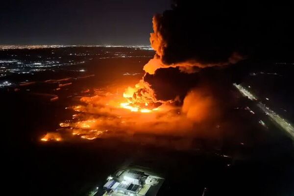 Una explosión de gran magnitud alteró este viernes la rutina del parque industrial ubicado en la localidad de Carlos Spegazzini en Argentina