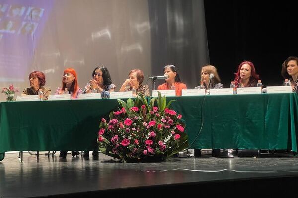 El libro “Mujeres que rompieron el techo de cristal” tuvo en Coyoacán una de sus distintas presentaciones, incluida la FIL de Guadalajara