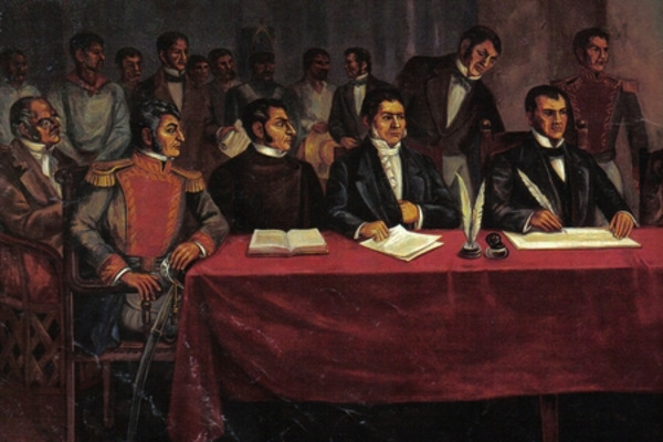 La Constitución poblana de 1825, se conformó por 184 artículos. Hoy tiene 143. El primer Congreso Constituyente lo conformaron 14 diputados