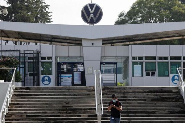 Esta reducción en el salario de trabajadores, la presentó Gustavo Barradas Castillo, secretario de la División 7 del sindicato de Volkswagen