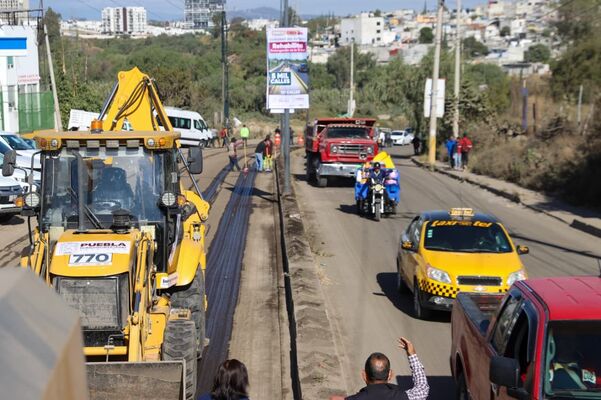 Durante el inicio de la rehabilitación de la Prolongación de la 11 Sur, Armenta recordó la pavimentación de 5 mil calles bajo su primer año