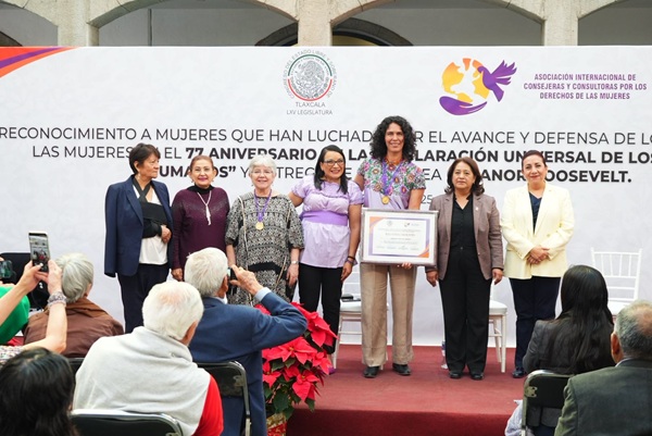 Acompañan diputadas de Tlaxcala entrega de la presea “Eleanor Roosevelt” en reconocimiento a mujeres defensoras de los derechos humanos
