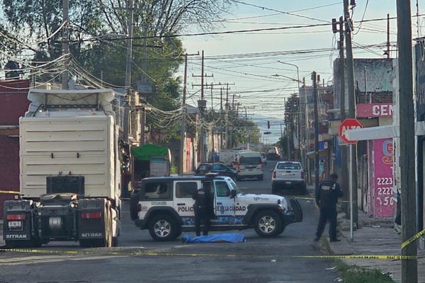 Adulto mayor muere atropellado por una unidad de Ruta 14 en la 30 Poniente, en Puebla
