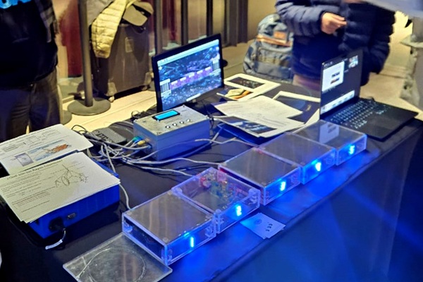 Ciencia y arte se combinan en el Piano Cósmico para acercar la Física de Partículas