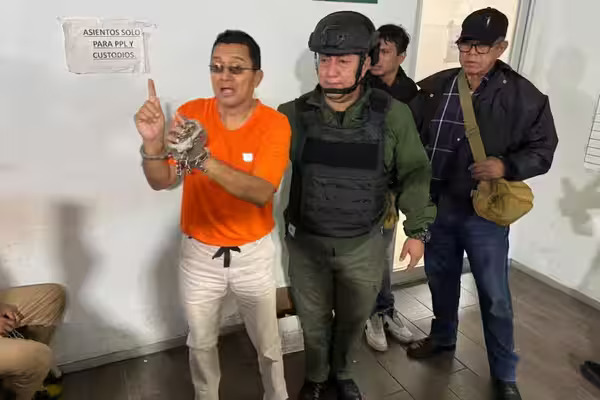 Vincularon a proceso a Rafael León por delitos de encubrimiento por favorecimiento y en contra de las instituciones de seguridad pública