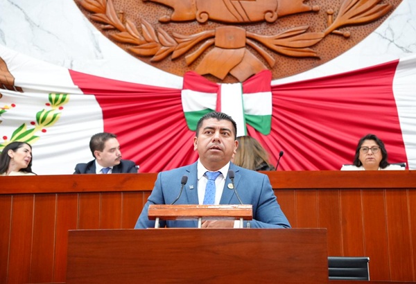 Diputado Jaciel González propone ley para reducir el uso de pirotecnia en Tlaxcala ante incremento de accidentes