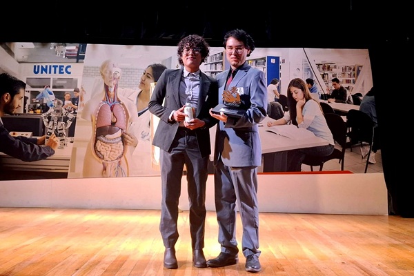 Ecovermis, biofertilizante líquido orgánico a partir de la degradación de plásticos