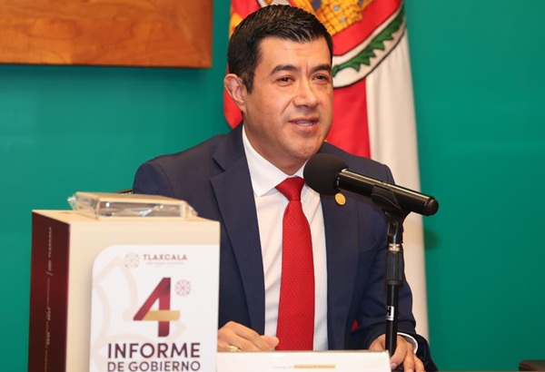 Entrega secretario de gobierno 4to Informe de la gobernadora Lorena Cuéllar al congreso