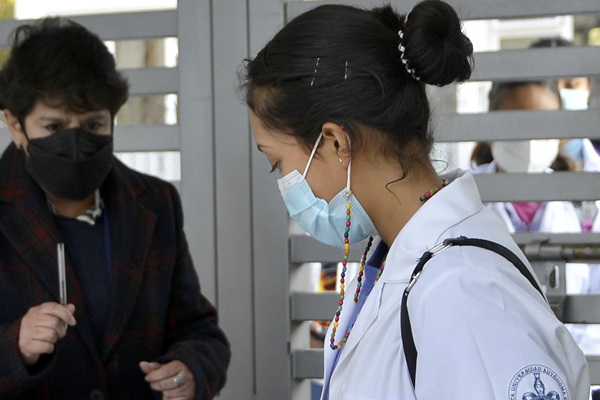 Establece uso obligatorio del cubrebocas para prevenir contagios por influenza virus A H3N2, subclado K