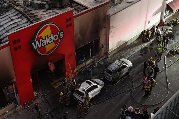 FGJE obtiene 25 órdenes de aprehensión por el incendio en Waldo’s de Hermosillo