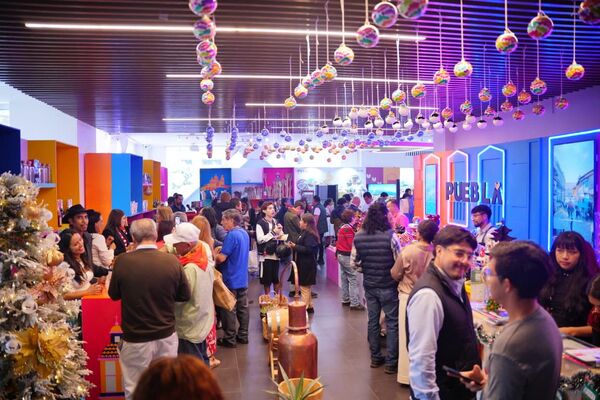 En la exposición en “Punto México” hay más de 50 artesanas y artesanos rotativos de Pahuatlán, Chignahuapan, Zacatlán, y otros municipios