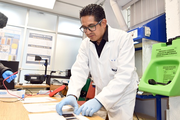 Fomenta el Centro de Investigaciones en Dispositivos Semiconductores del ICUAP, vocaciones científicas en el nivel medio superior
