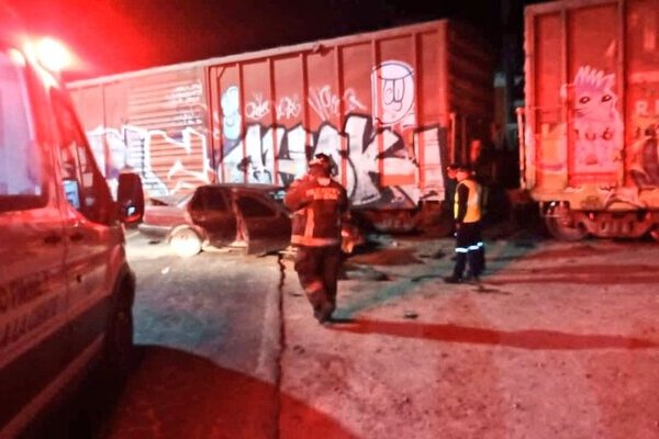 Un automovilista que intentó ganarle el paso al tren en la carretera federal Amozoc–Acajete, a la altura del municipio de Amozoc de Mota