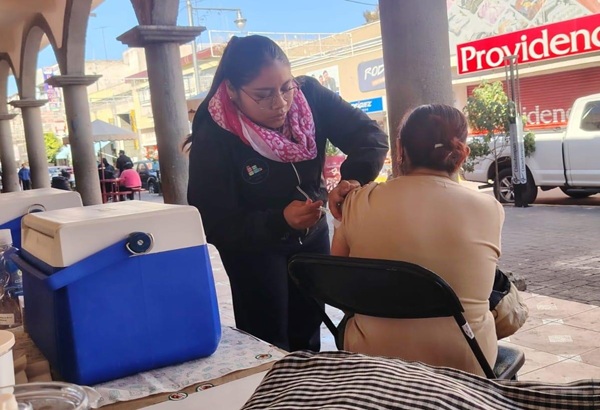 Gobierno de Tlaxcal refuerza estrategia de Triple Protección de Vacunación ante temporada invernal