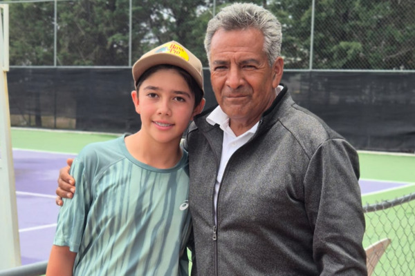 Francisco Santander organizó una recaudación en GoFundMe para costear la cirugía cerebral de su entrenador, Nicolás Páramo "Nico"