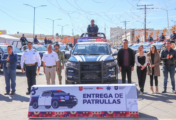 Huejotzingo fortalece su seguridad Roberto Solís da banderazo de salida a 17 nuevas patrullas