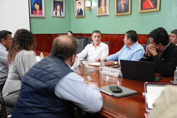 Durante la sesión se revisaron los proyectos de vivienda próximos a iniciar en la capital, para fortalecer la planeación urbana de Tlaxcala