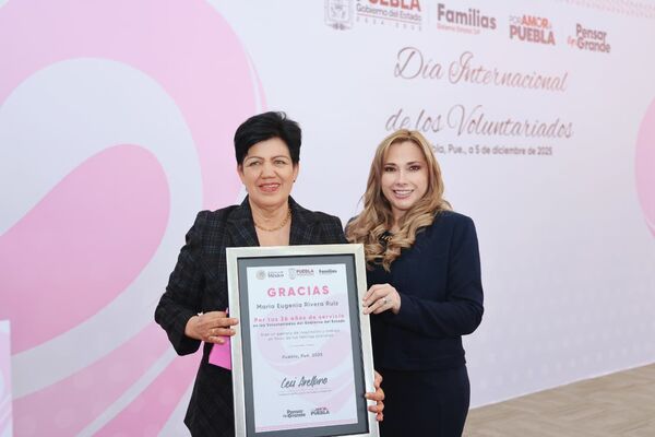 María Eugenia Rivera compartió una experiencia decisiva ocurrida en Zongozotla, donde conoció a niñas y niños que dormían en el suelo