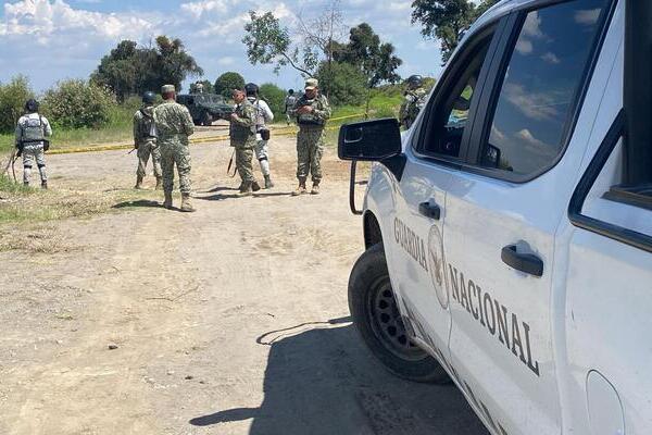 Uno de tres asaltantes fue detenido por los elementos de la Guardia Nacional y fue asegurada una camioneta en San Martín Texmelucan