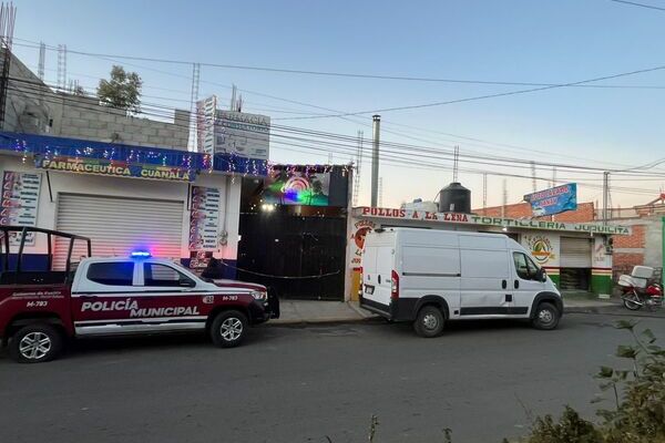 El hombre asesinado dentro de un bar recibió disparos en la cabeza, hombro, y cabeza, cuando paramédicos llegaron ya no tenía signos vitales