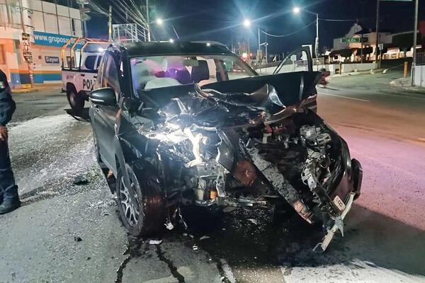 Se registró un accidente que involucró una patrulla municipal y a un auto particular, en el tramo federal de la carretera Ocotlán en Tlaxcala