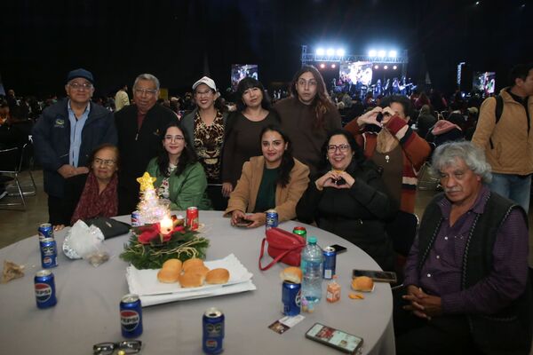 El coordinador de Gabinete de Puebla, José Luis Parra encabezó la Cena Navideña en representación del gobernador Alejandro Armenta