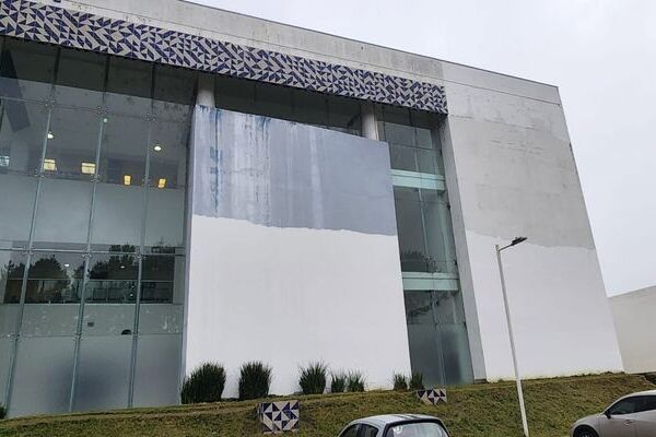 La inversión benefició directamente a 55 hospitales y clínicas en todo el estado de Puebla, de las cuales el gobierno ya no es rector